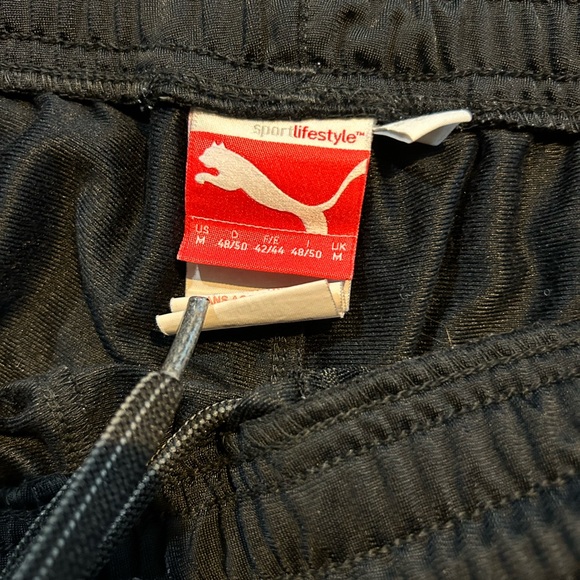 Puma Black Sweatpants - Classic Comfort for Everyday Wear - Picture 3 of 5